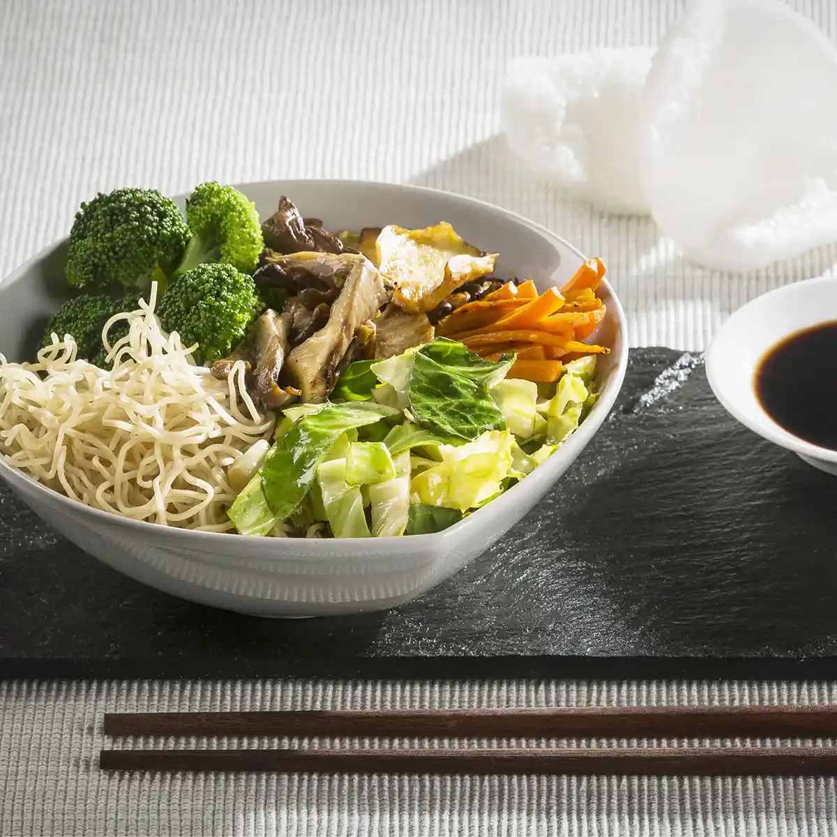 Stills von Gemüse mit Nudeln 