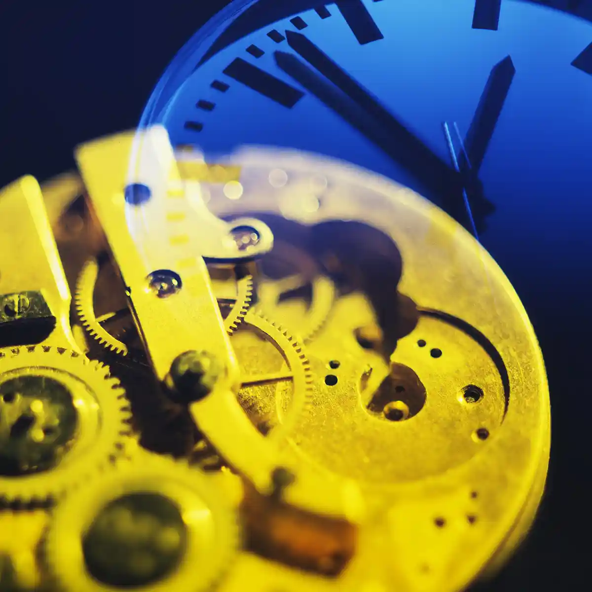 Imageaufnahmen von Uhrwerk und Uhr